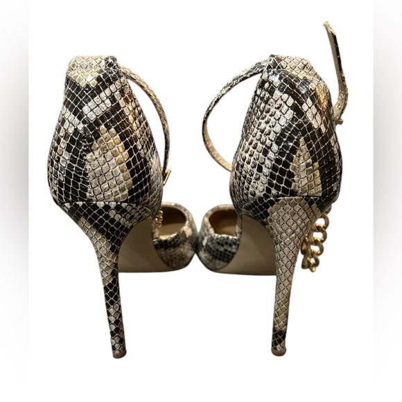 Shoe Dazzle Faux Snake 4” heels with a gold chain detail. Size 7.5, EUC - Picture 4 of 5